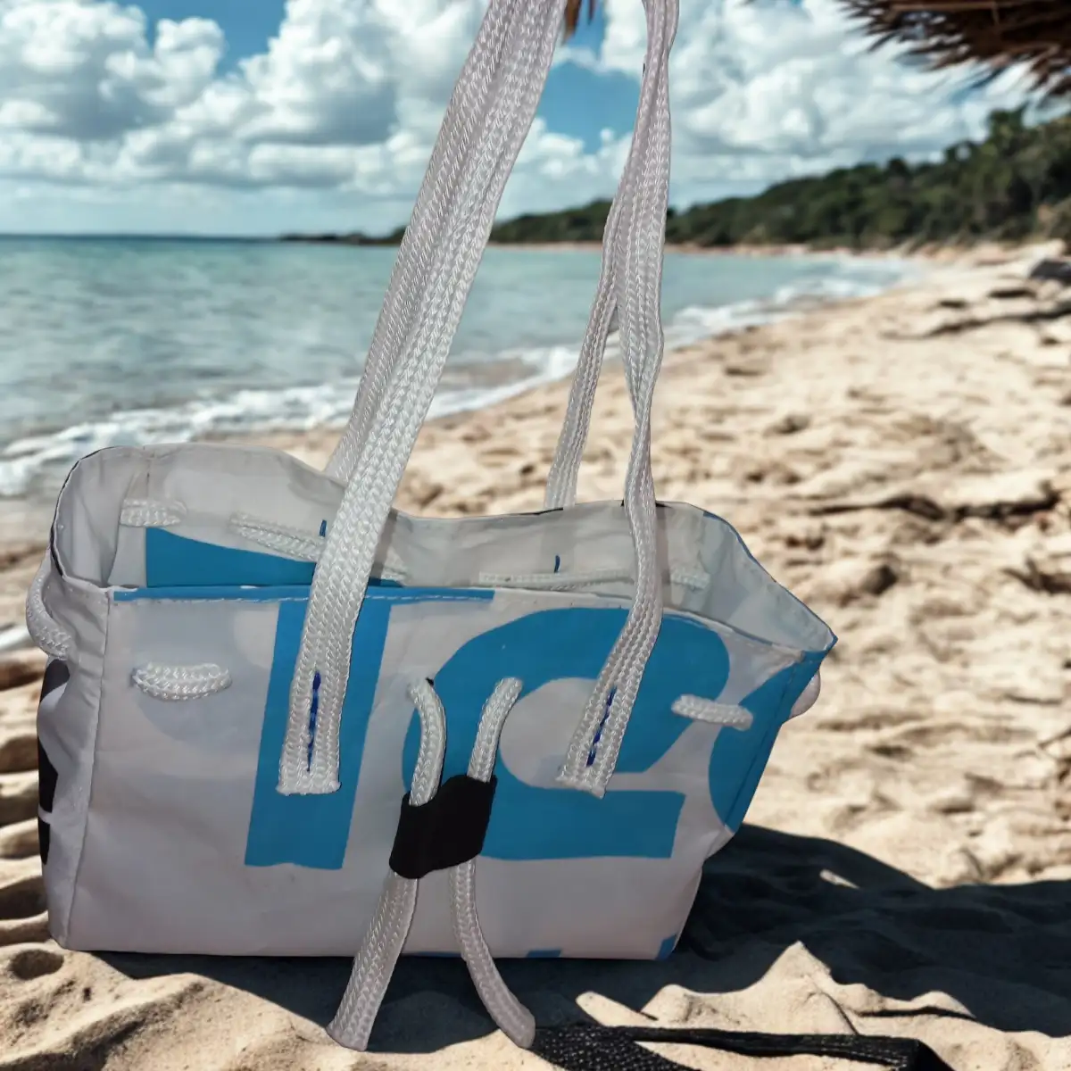 sac à main blanc bleu voile recyclée