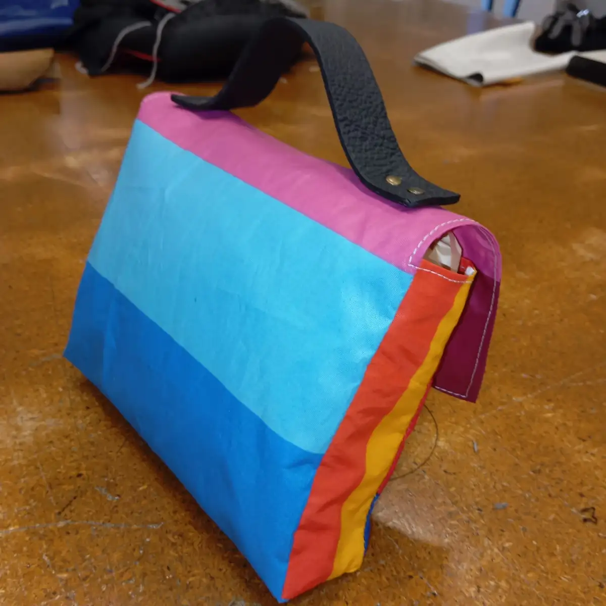 sac a main multicouleur