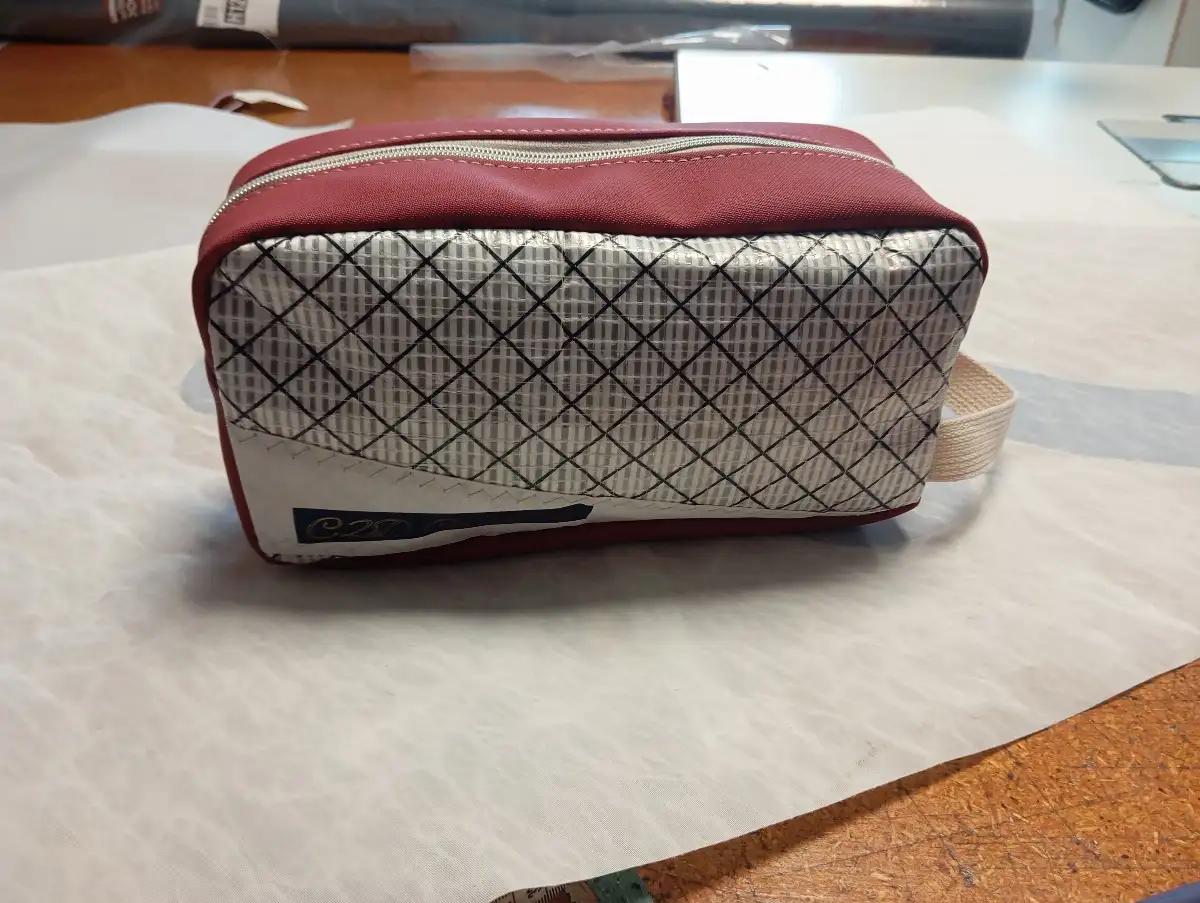 trousse de toilette simili et voile