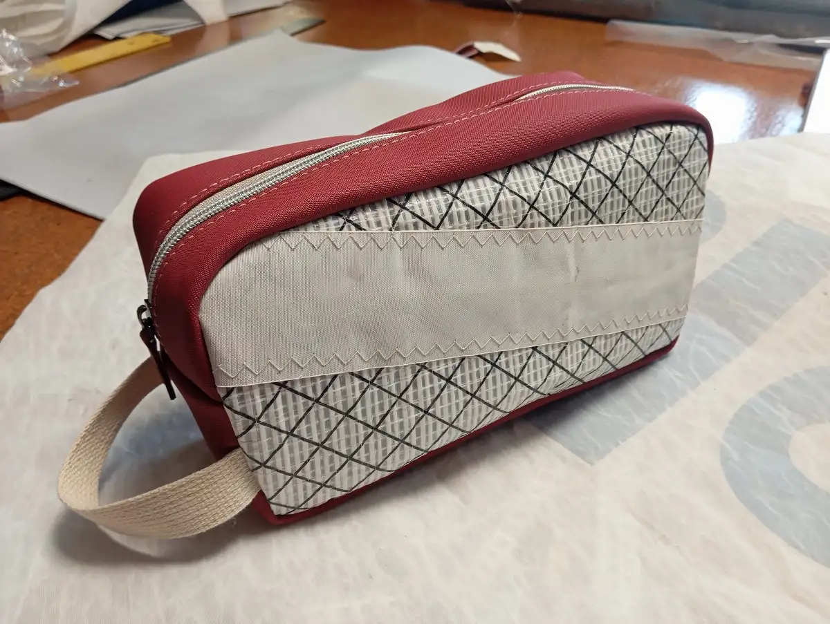 trousse de toilette simili et voile