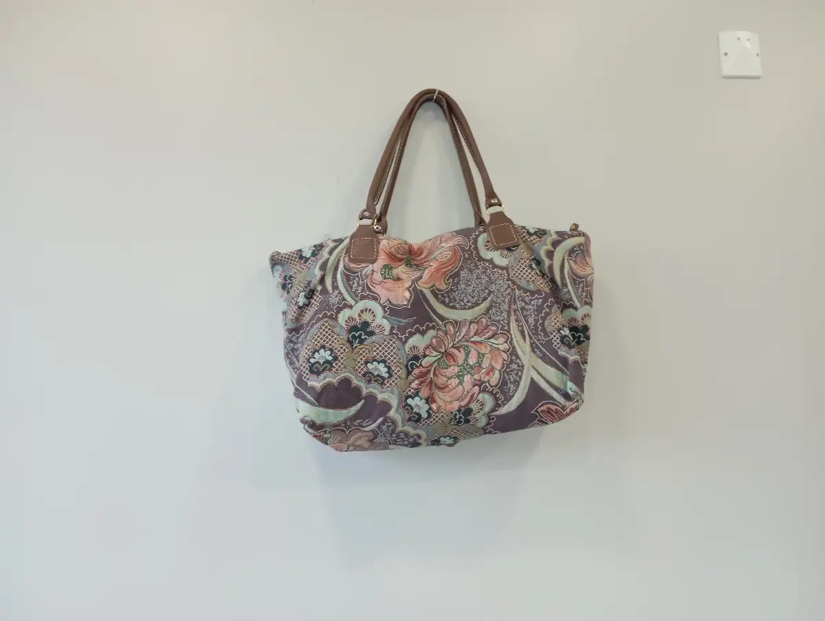 sac a main en tissus upcyclé