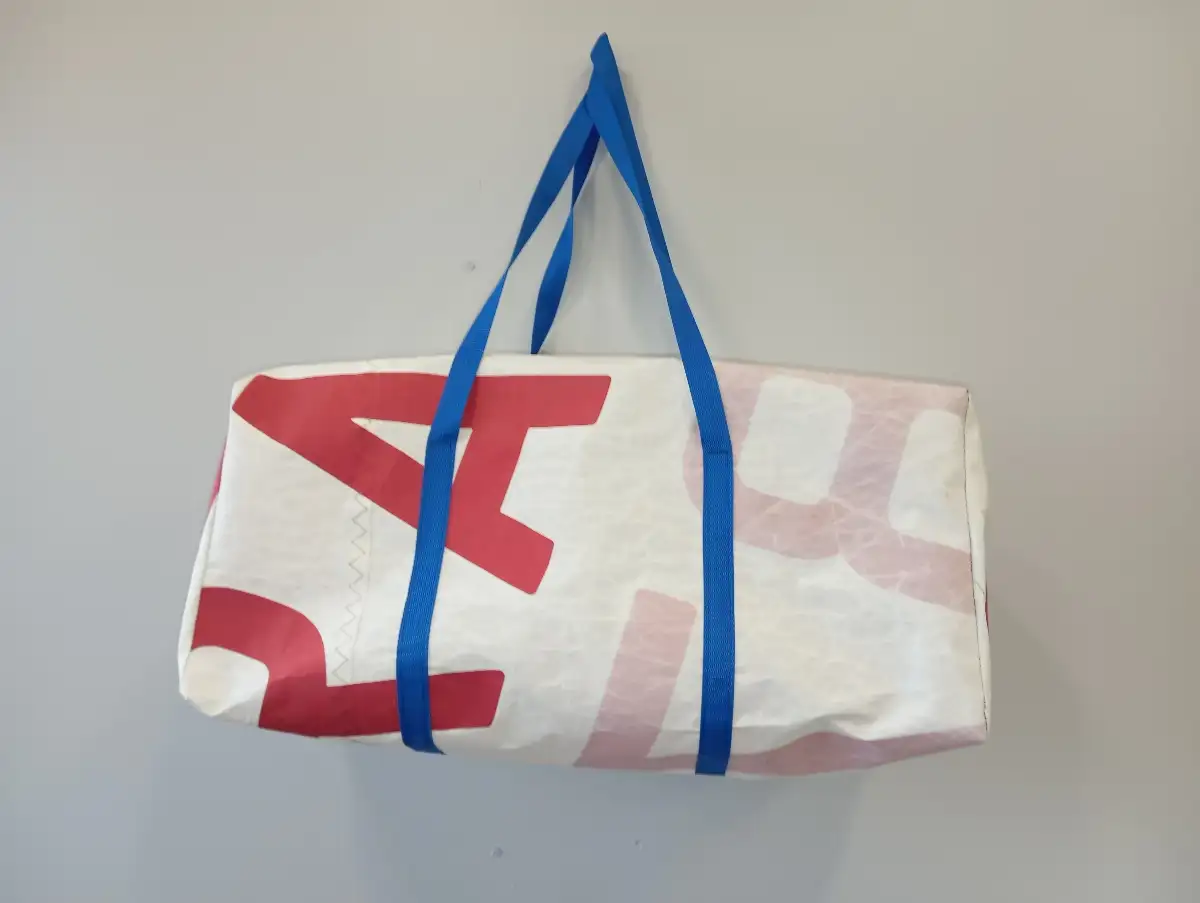 sac sport voyage carré blanc rouge