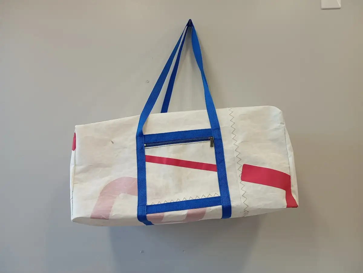 sac sport voyage carré blanc rouge
