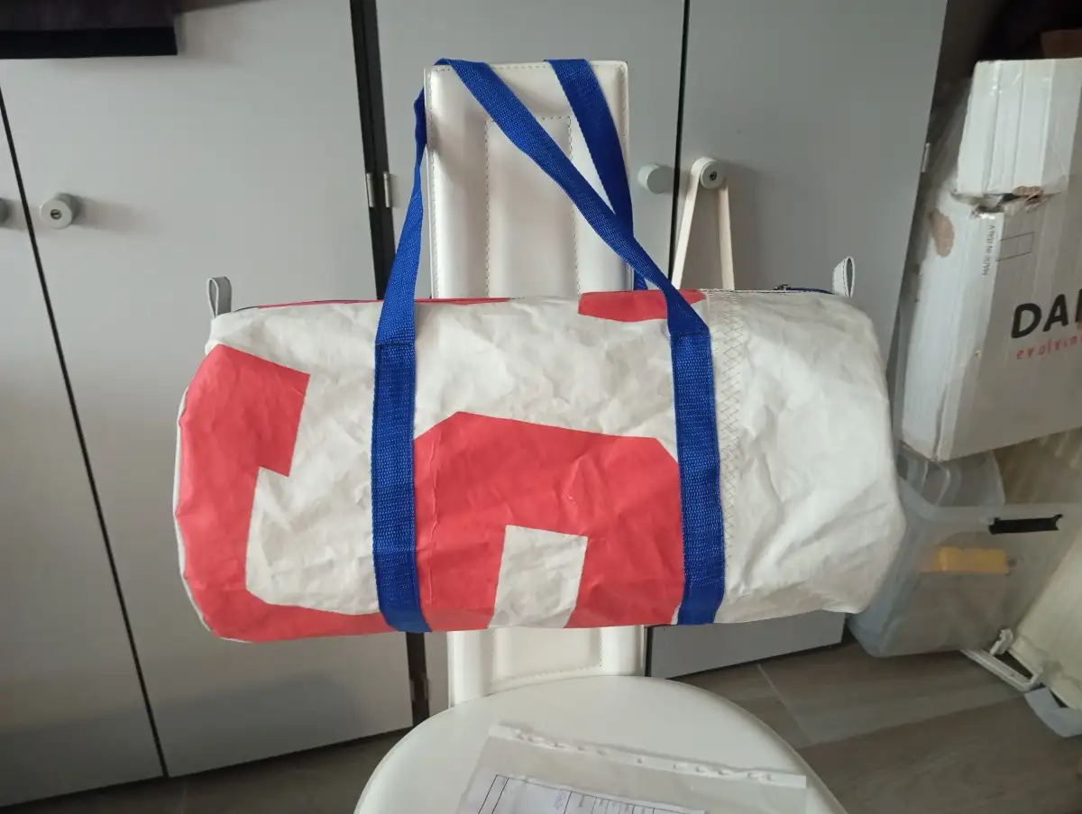sac polochon blanc rouge gris voile