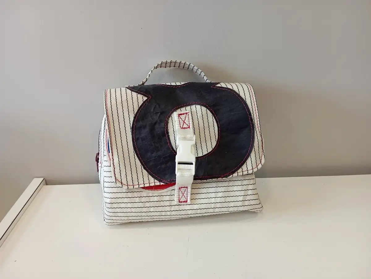 sac à main en voile de dériveur recyclée