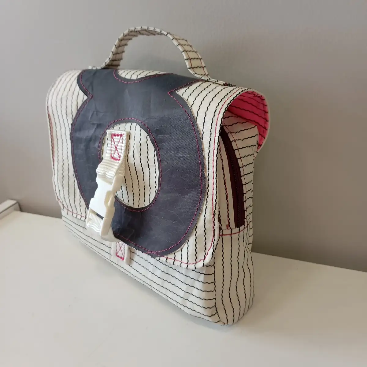 sac à main en voile de dériveur recyclée