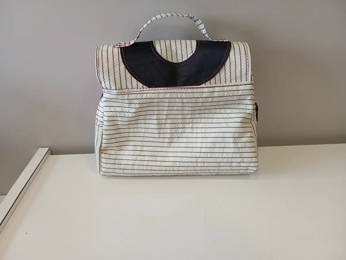 sac à main en voile de dériveur recyclée