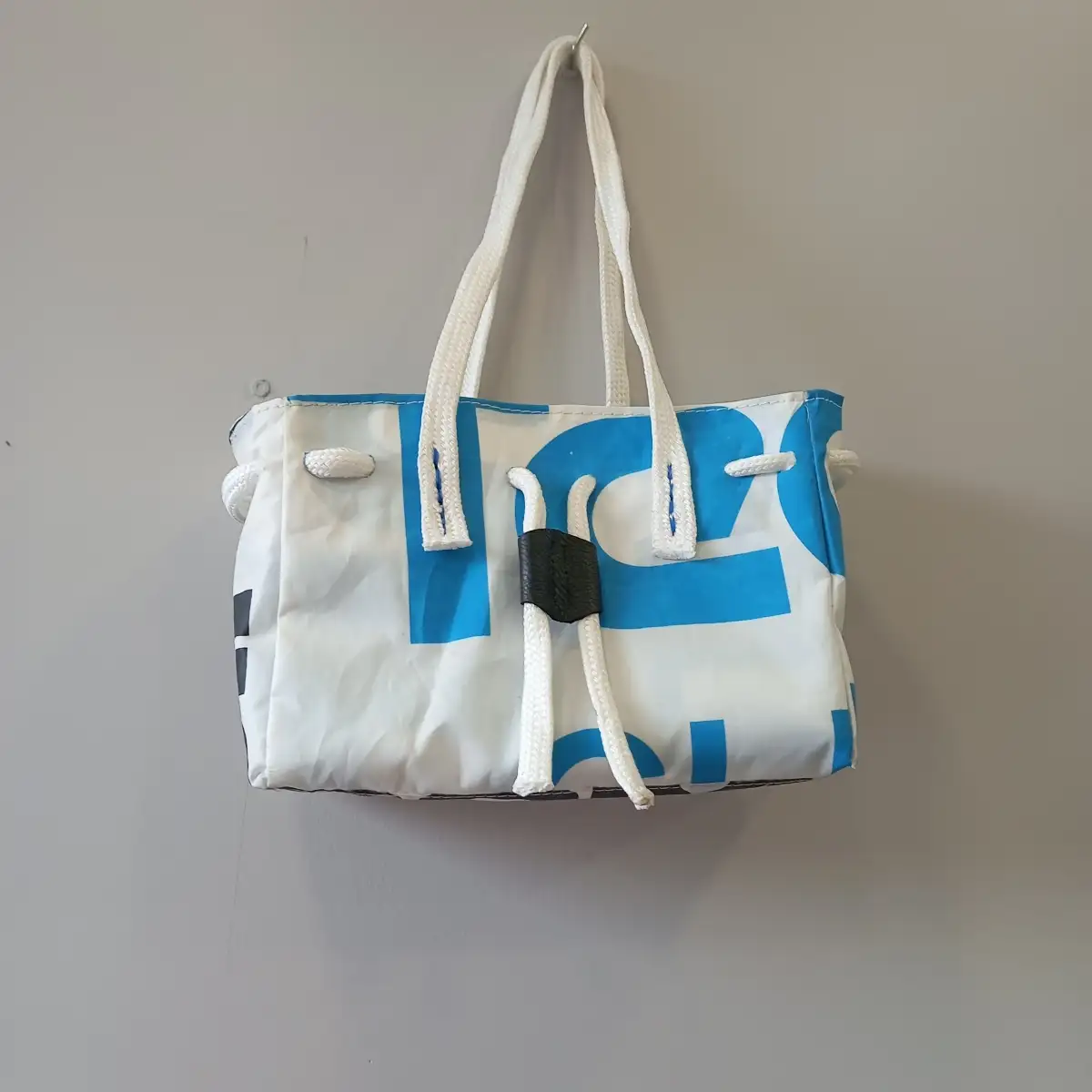sac a main en voile recyclée