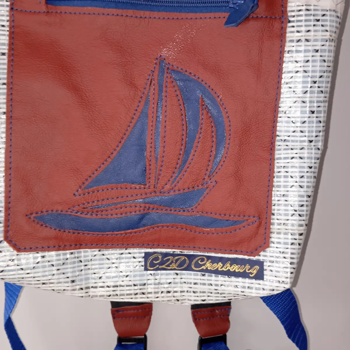 sac à dos en voile recyclée et cuir