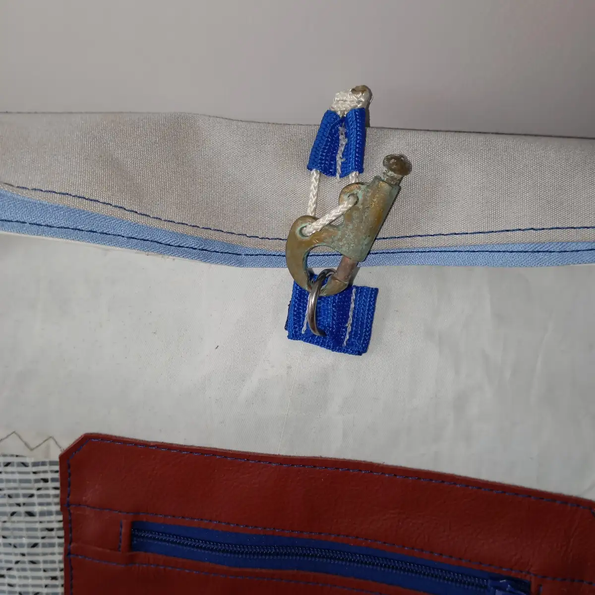sac à dos en voile recyclée et cuir
