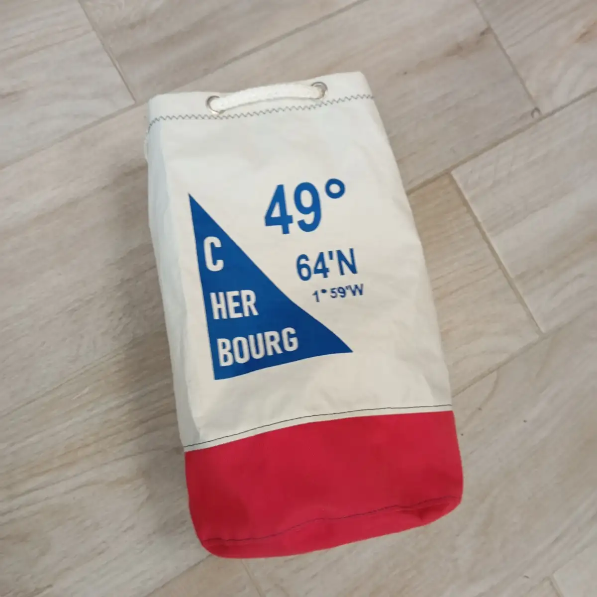 sac baluchon marin en voile recyclée de Cherbourg