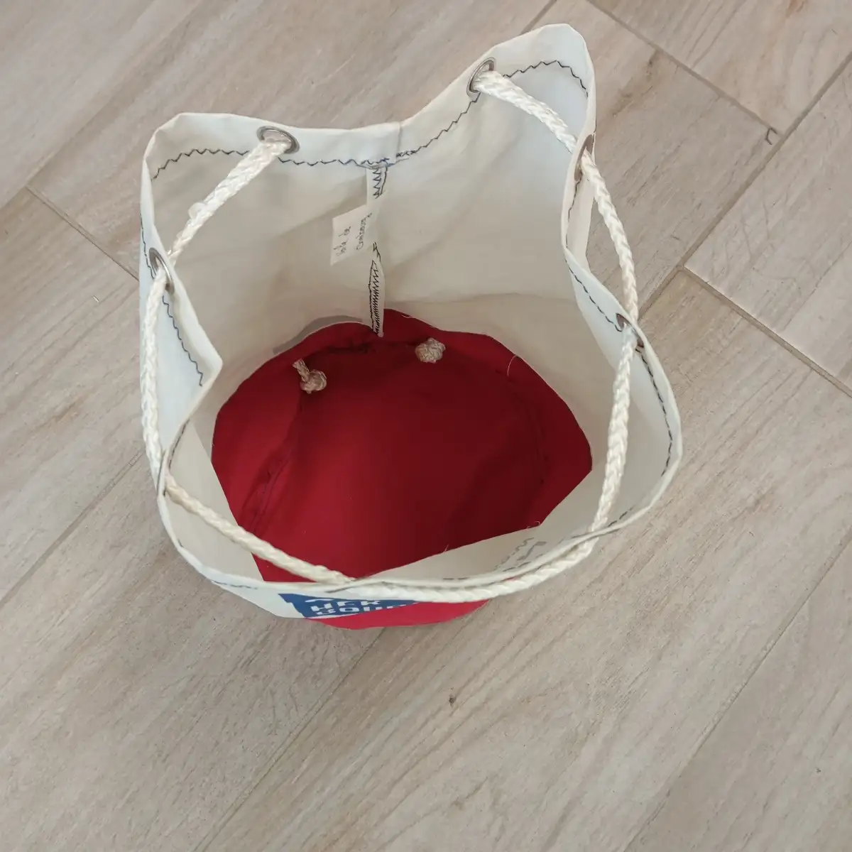 sac baluchon marin en voile recyclée de Cherbourg